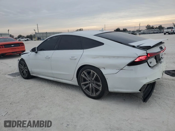 2023 Audi A7 z VIN WAUU2BF25PN017581, wystawiony jako Copart lot #88101535 z przebiegiem 70 698 mil mil oraz Nie do naprawy • Non repairable. Historia ofert i sprzedaży dostępna na DreamBid. Obrazek 2.