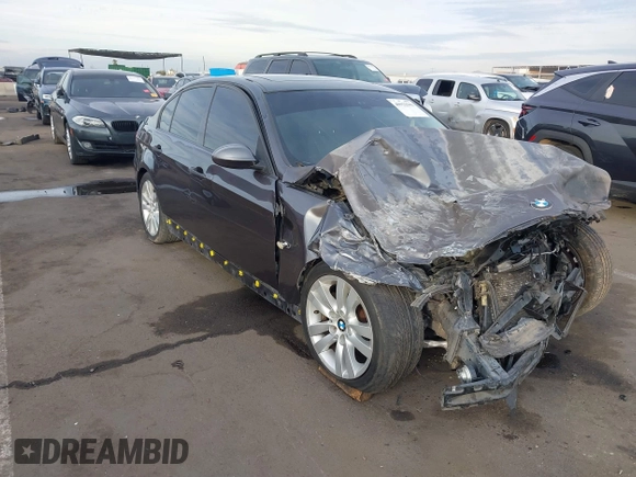 2006 BMW 3 Series 325i with VIN WBAVB135X6KX48911, listed as a IAAI auction lot 40922943 with 199,683 mi miles and . Bid and sale history available at carsss.com. Image 1.