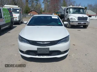 2015 Chrysler 200 S with VIN 1C3CCCBB6FN573571, listed as a IAAI auction lot 42125624 with 171,933 mi miles. Bid and sale history available at carsss.com. Image 13.
