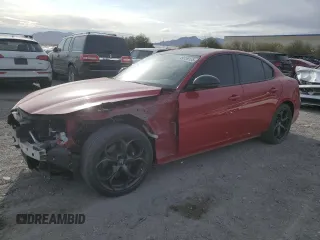 2018 Alfa Romeo Giulia Ti Sport z VIN ZARFAECN5J7599455, wystawiony jako Copart lot #49739135 z przebiegiem 35 506 mil mil oraz Szkoda całkowita • Salvage title. Historia ofert i sprzedaży dostępna na DreamBid. Obrazek 1.