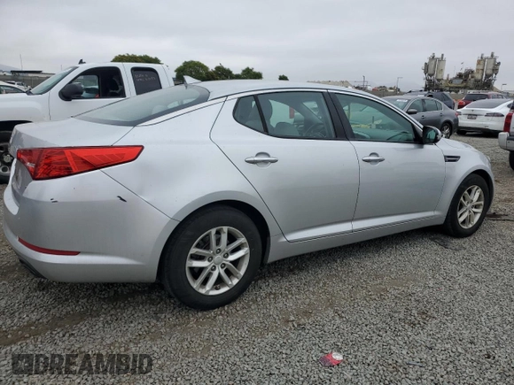 2012 Kia Optima LX z VIN 5XXGM4A73CG033597, wystawiony jako Copart lot #59585515 z przebiegiem 141 577 mil mil oraz Szkoda całkowita • Salvage title. Historia ofert i sprzedaży dostępna na DreamBid. Obrazek 3.