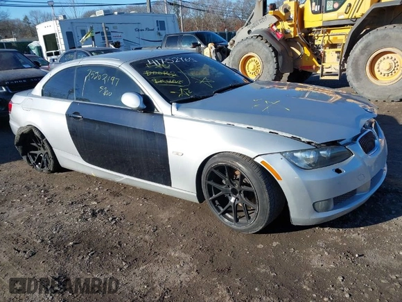 2007 BMW 3 Series 335i with VIN WBAWL73507PX45704, listed as a IAAI auction lot 41752465 with 999,999 mi miles. Bid and sale history available at carsss.com. Image 1.