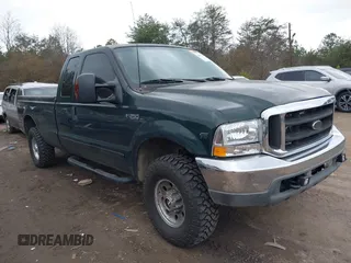 2001 Ford Super Duty F-250 XL with VIN 1FTNX21SX1EA07328, listed as a IAAI auction lot 41493164 with 221,991 mi miles. Bid and sale history available at carsss.com. Image 1.