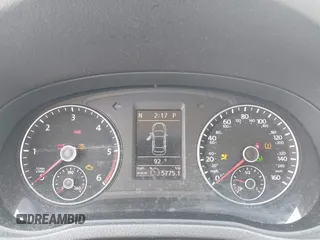 2015 Volkswagen Passat SE z VIN 1VWBV7A33FC024325, wystawiony jako IAAI lot #42313126 z przebiegiem 179 964 mil mil oraz . Historia ofert i sprzedaży dostępna na DreamBid. Obrazek 7.