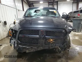 2018 Ram 1500 Express z VIN 1C6RR7KT3JS116514, wystawiony jako Copart lot #43818905 z przebiegiem 165 552 mil mil oraz Szkoda całkowita • Salvage title. Historia ofert i sprzedaży dostępna na DreamBid. Obrazek 5.