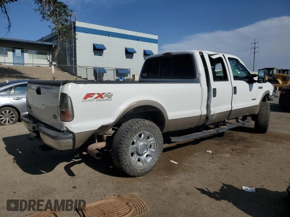 2005 Ford F-250 XL with VIN 1FTSW21PX5EC39063, listed as a Copart auction lot 61013905 with 270,695 mi miles and Salvage title. Bid and sale history available at DreamBid. Image 3.