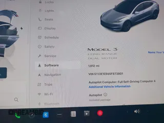 2025 Tesla Model 3 Long Range z VIN 5YJ3E1EB9SF873801, wystawiony jako IAAI lot #42141255 z przebiegiem 1612 mil mil oraz . Historia ofert i sprzedaży dostępna na DreamBid. Obrazek 7.