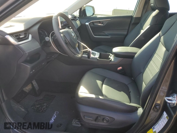 2025 Toyota RAV4 Hybrid XLE Premium z VIN 4T3B6RFV8SU176372, wystawiony jako Copart lot #42589945 z przebiegiem 2 197 mil mil oraz Szkoda całkowita • Salvage title. Historia ofert i sprzedaży dostępna na DreamBid. Obrazek 7.