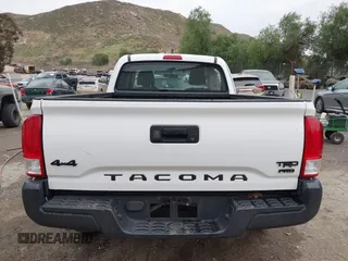 2017 Toyota Tacoma SR z VIN 5TFRX5GN5HX078049, wystawiony jako IAAI lot #42063533 z przebiegiem 256 585 mil mil oraz . Historia ofert i sprzedaży dostępna na DreamBid. Obrazek 16.
