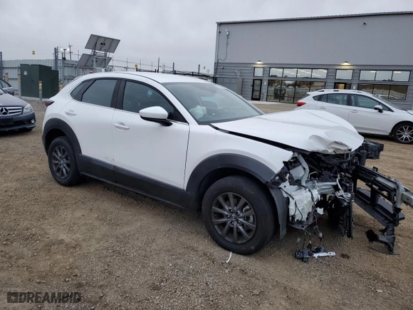 2020 Mazda CX-30 with VIN 3MVDMBBL9LM104690, listed as a Copart auction lot 81640814 with 0 mi miles and Salvage Title. Bid and sale history available at carsss.com. Image 4.