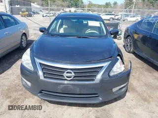 2014 Nissan Altima 2.5 S with VIN 1N4AL3AP4EC127936, listed as a IAAI auction lot 42031585 with 230,630 mi miles. Bid and sale history available at carsss.com. Image 12.