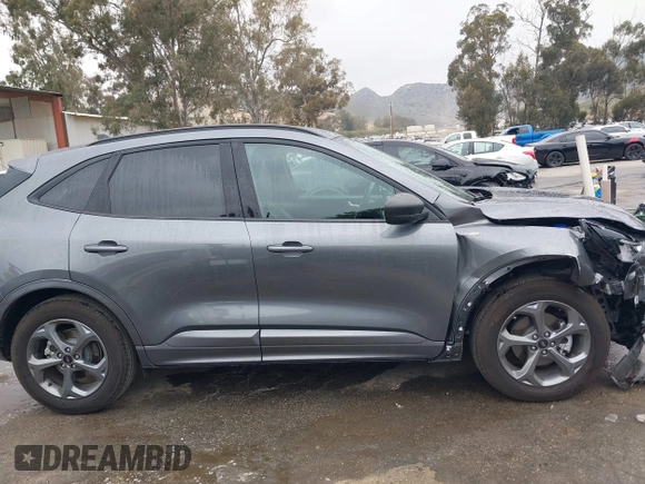 2024 Ford Escape ST-Line with VIN 1FMCU0MN8RUA55384, listed as a IAAI auction lot 41893426 with 5,650 mi miles and . Bid and sale history available at DreamBid. Image 13.