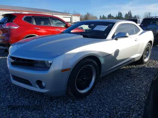 2011 Chevrolet Camaro 2LS z VIN 2G1FA1ED4B9117977, wystawiony jako IAAI lot #41570141 z przebiegiem 159 269 mil mil oraz . Historia ofert i sprzedaży dostępna na DreamBid. Obrazek 17.