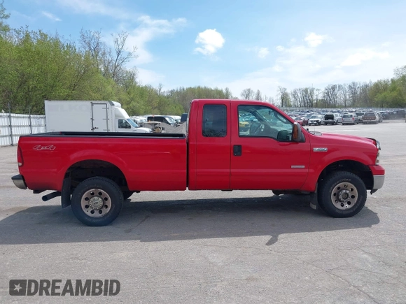 2005 Ford Super Duty F-250 XL with VIN 1FTSX21P65EA38063, listed as a IAAI auction lot 42159568 with 225,036 mi miles. Bid and sale history available at carsss.com. Image 13.
