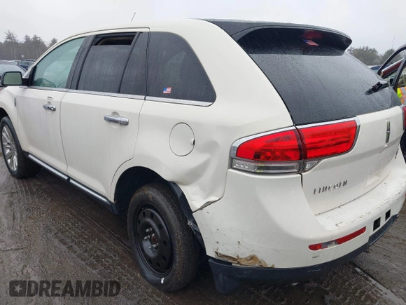 2013 Lincoln MKX with VIN 2LMDJ8JK8DBL23732, listed as a IAAI auction lot 41670920 with 103,782 mi miles. Bid and sale history available at carsss.com. Image 6.