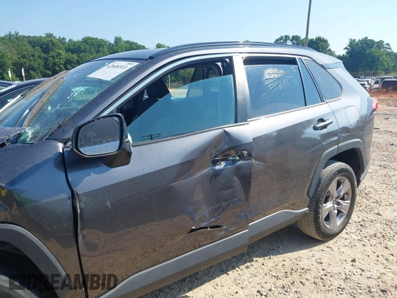 2022 Toyota RAV4 XLE with VIN 2T3W1RFV6NC194245, listed as a IAAI auction lot 42608311 with 36,491 mi miles and . Bid and sale history available at DreamBid. Image 17.
