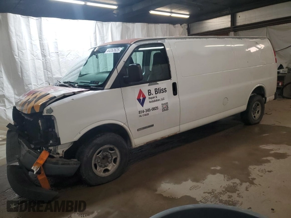 2006 GMC Savana Cargo Van with VIN 1GTGG29V261128876, listed as a Copart auction lot 44352625 with 230,977 mi miles and Salvage Title. Bid and sale history available at carsss.com. Image 1.