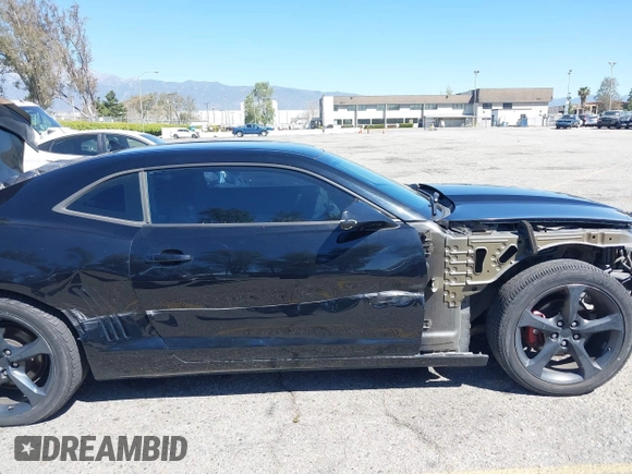 2013 Chevrolet Camaro LT z VIN 2G1FC1E30D9128690, wystawiony jako IAAI lot #41856470 z przebiegiem 139 573 mil mil oraz . Historia ofert i sprzedaży dostępna na DreamBid. Obrazek 18.