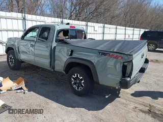 2023 Toyota Tacoma SR z VIN 3TYSZ5ANXPT128361, wystawiony jako IAAI lot #42060301 z przebiegiem 16 608 mil mil oraz . Historia ofert i sprzedaży dostępna na DreamBid. Obrazek 3.