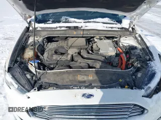 2014 Ford Fusion SE Hybrid with VIN 3FA6P0LU8ER192043, listed as a IAAI auction lot 41617422 with 131,772 mi miles. Bid and sale history available at carsss.com. Image 10.