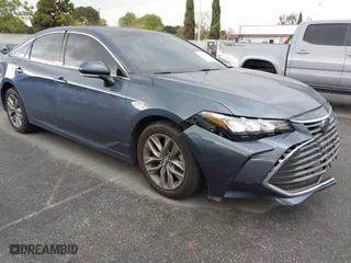 2019 Toyota Avalon XLE with VIN 4T1BZ1FB3KU033885, listed as a IAAI auction lot 41774796 with 77,835 mi miles. Bid and sale history available at carsss.com. Image 1.