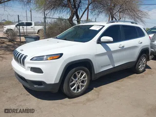 2017 Jeep Cherokee Latitude with VIN 1C4PJLCB1HW586355, listed as a IAAI auction lot 41928398 with 65,141 mi miles. Bid and sale history available at carsss.com. Image 17.