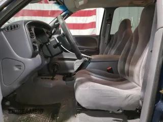 2000 Dodge Dakota Sport with VIN 1B7GG2AN2YS727589, listed as a Copart auction lot 52873305 with 105,894 mi miles and Salvage Title. Bid and sale history available at carsss.com. Image 7.