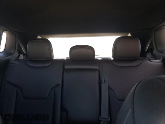 2023 Jeep Compass Latitude Lux z VIN 3C4NJDFNXPT571635, wystawiony jako Copart lot #49438395 z przebiegiem 12 019 mil mil oraz Szkoda całkowita • Salvage title. Historia ofert i sprzedaży dostępna na DreamBid. Obrazek 10.