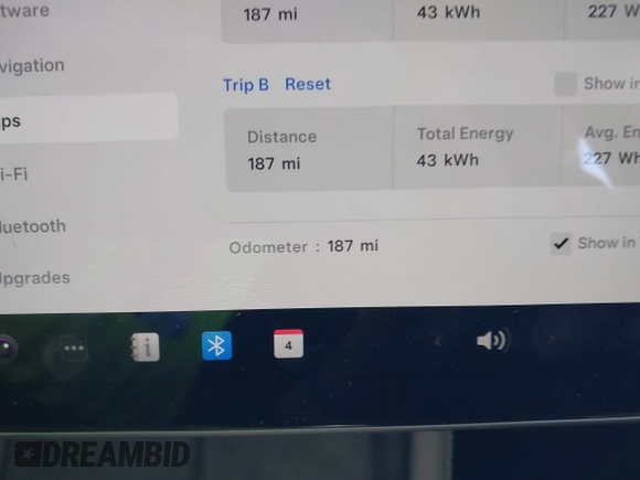 2025 Tesla Model 3 Long Range with VIN 5YJ3E1EA4SF987552, listed as a IAAI auction lot 41959743 with 187 mi miles and . Bid and sale history available at DreamBid. Image 7.