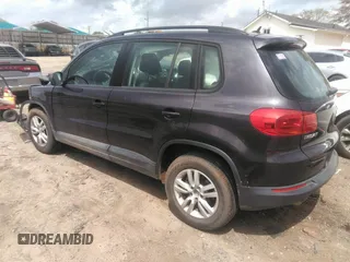 2016 Volkswagen Tiguan SEL with VIN WVGAV7AX0GW552305, listed as a IAAI auction lot 41954037 with 180,780 mi miles and . Bid and sale history available at DreamBid. Image 3.