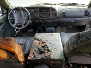 2001 Dodge Ram 3500 with VIN 1B7MC33W71J574245, listed as a Copart auction lot 84877774 with 200,945 mi miles and Salvage Title. Bid and sale history available at carsss.com. Image 8.
