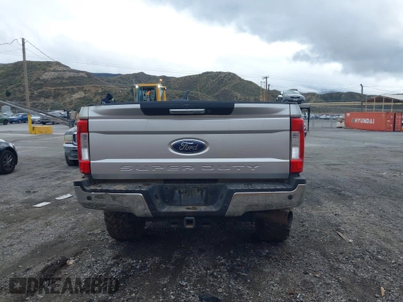 2017 Ford Super Duty F-250 SRW Lariat with VIN 1FT7W2BT7HEF39231, listed as a IAAI auction lot 41805246 with 1 mi miles. Bid and sale history available at carsss.com. Image 15.