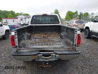2003 Ford F-250 XL с VIN 1FTNX21P43ED12211, выставлен на аукционе IAAI как лот 42267003 с пробегом 214 101 миль миль и . История ставок и продаж доступна на DreamBid. Изображение 17.