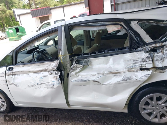 2014 Toyota Prius Two with VIN JTDZN3EU7EJ013979, listed as a IAAI auction lot 42105528 with 203,589 mi miles and . Bid and sale history available at DreamBid. Image 14.