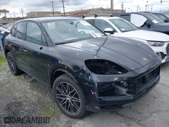 2024 Porsche Cayenne z VIN WP1AA2AY4RDA14120, wystawiony jako IAAI lot #41477355 z przebiegiem 3 134 mil mil oraz . Historia ofert i sprzedaży dostępna na DreamBid. Obrazek 1.