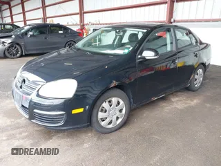 2007 Volkswagen Jetta with VIN 3VWGG71K67M052952, listed as a IAAI auction lot 42524174 with 189,121 mi miles and . Bid and sale history available at DreamBid. Image 2.