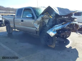 1999 Chevrolet Silverado 1500 LT with VIN 2GCEK19T5X1181582, listed as a IAAI auction lot 41478706 with 175,534 mi miles. Bid and sale history available at carsss.com. Image 1.