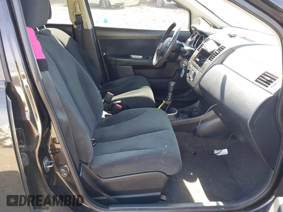 2011 Nissan Versa 1.8 S with VIN 3N1BC1CP8BL420418, listed as a IAAI auction lot 42098675 with 220,110 mi miles. Bid and sale history available at carsss.com. Image 5.