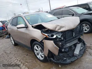 2018 Chevrolet Equinox LT with VIN 2GNAXKEX2J6252835, listed as a IAAI auction lot 41501739 with 136,521 mi miles. Bid and sale history available at carsss.com. Image 1.