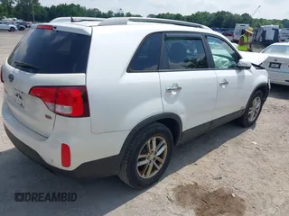2015 Kia Sorento LX with VIN 5XYKTCA66FG646604, listed as a IAAI auction lot 42534914 with 219,529 mi miles and . Bid and sale history available at DreamBid. Image 4.