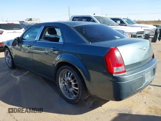 2006 Chrysler 300 with VIN 2C3KA43R76H158898, listed as a IAAI auction lot 41679164 with 1 mi miles. Bid and sale history available at carsss.com. Image 3.