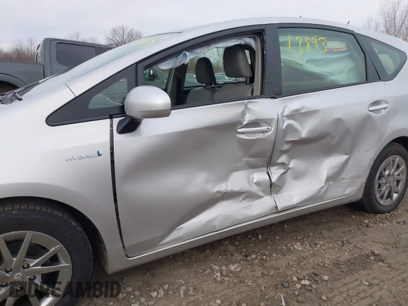 2015 Toyota Prius Two with VIN JTDZN3EU8FJ025687, listed as a IAAI auction lot 41813893 with 81,264 mi miles and . Bid and sale history available at DreamBid. Image 6.