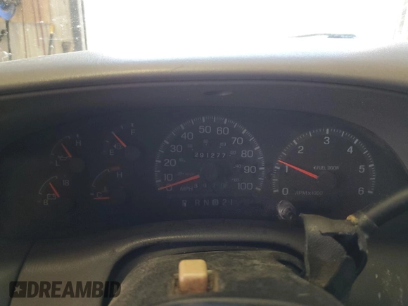 1997 Ford F-150 z VIN 1FTDF18W0VLB11829, wystawiony jako Copart lot #69103414 z przebiegiem 291 277 mil mil oraz Czysty tytuł • Clean title. Historia ofert i sprzedaży dostępna na DreamBid. Obrazek 9.