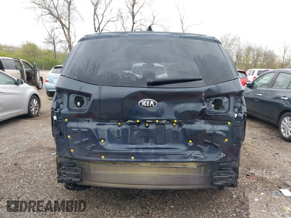 2017 Kia Sedona LX with VIN KNDMB5C12H6247879, listed as a IAAI auction lot 42020233 with 113,919 mi miles and . Bid and sale history available at DreamBid. Image 17.