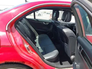 2013 Mercedes-Benz C 300 Sport с VIN WDDGF8AB8DR284402, выставлен на аукционе IAAI как лот 42291028 с пробегом Не указан миль и . История ставок и продаж доступна на DreamBid. Изображение 8.