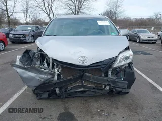2012 Toyota Sienna LE AAS с VIN 5TDKK3DCXCS187273, выставлен на аукционе IAAI как лот 41741836 с пробегом 126 290 миль миль и . История ставок и продаж доступна на DreamBid. Изображение 12.