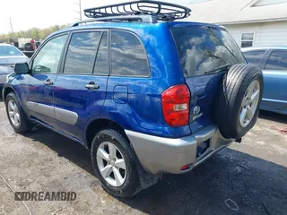 2005 Toyota RAV4 with VIN JTEGD20V350094758, listed as a IAAI auction lot 42033815 with 205,175 mi miles. Bid and sale history available at carsss.com. Image 3.
