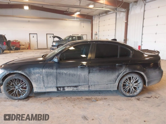 2008 BMW 3 Series 335xi with VIN WBAVD53528A009302, listed as a IAAI auction lot 41700905 with 116,559 mi miles. Bid and sale history available at carsss.com. Image 15.