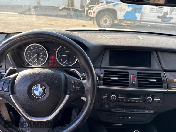 2014 BMW X6 xDrive35i with VIN 5UXFG2C58E0H09681, listed as a Copart auction lot 45767125 with 120,171 mi miles and Salvage Title. Bid and sale history available at carsss.com. Image 9.