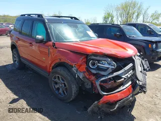 2022 Ford Bronco Sport Badlands z VIN 3FMCR9D98NRD54559, wystawiony jako IAAI lot #42153966 z przebiegiem 31 304 mil mil oraz . Historia ofert i sprzedaży dostępna na DreamBid. Obrazek 1.